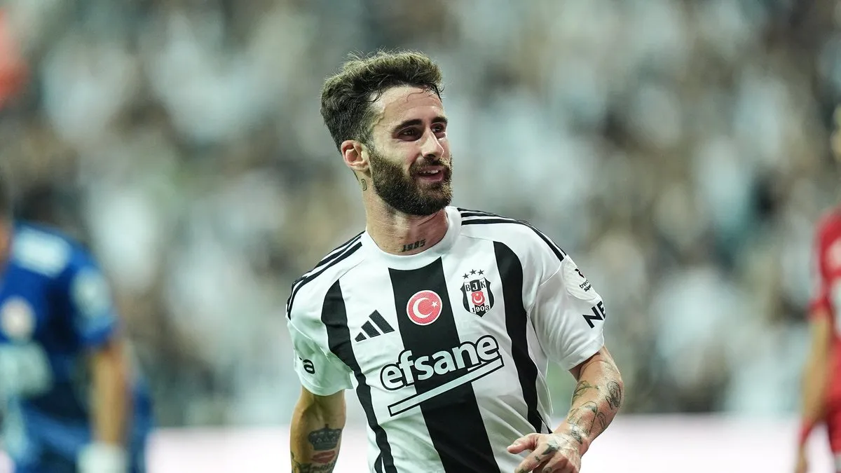 BEŞİKTAŞ HABERLERİ: Rafa Silva’ya taraftar ve takım arkadaşları kalkan oldu! “Durduramayacaksınız!”