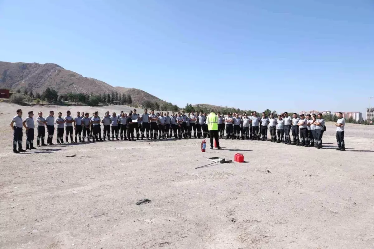 Kayseri’de Güvenlik Görevlilerine Yangınla Mücadele Eğitimi Verildi