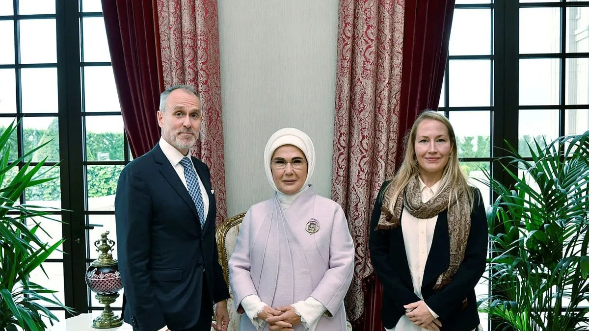 Emine Erdoğan, CMI Martti Ahtisaari Barış Vakfı temsilcilerini kabul etti