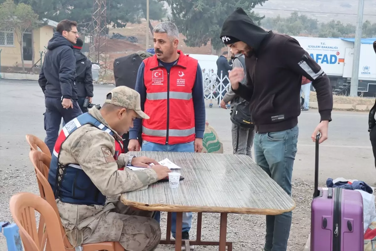 Hatay’daki sınır kapılarından Suriyelilerin ülkelerine dönüşü sürüyor