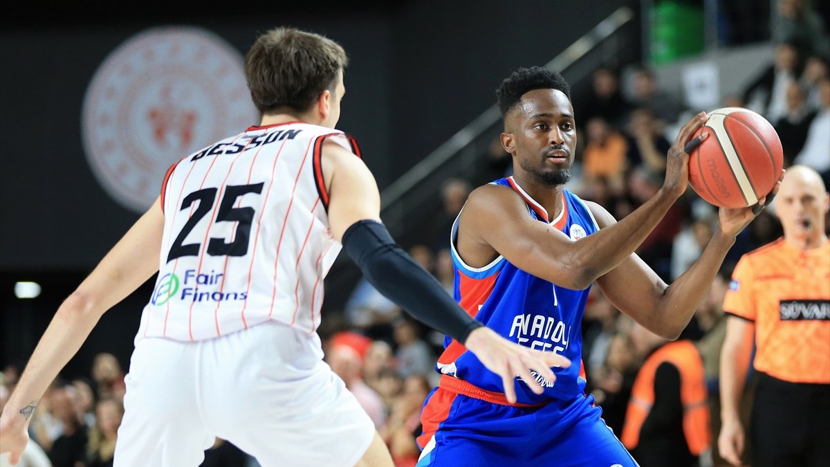 Anadolu Efes, Manisa Basket’i yendi